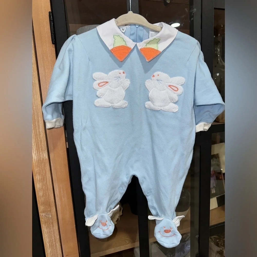 Vintage 1990s coverall Bunny Footies Romper baby boy Crème de la Collar easter